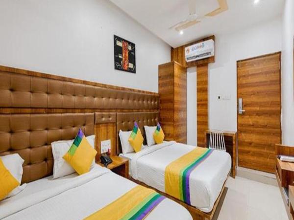 Hotel Riva International Goregaon- Near NESCO : photo 1 de la chambre chambre quadruple