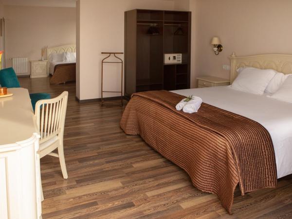 Hotel Roger de Flor by Seleqtta : photo 1 de la chambre chambre quadruple