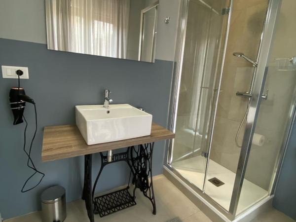 Delle Rose Rooms : photo 10 de la chambre grande chambre double