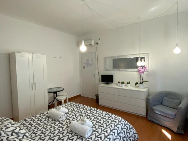 Delle Rose Rooms : photo 3 de la chambre grande chambre double