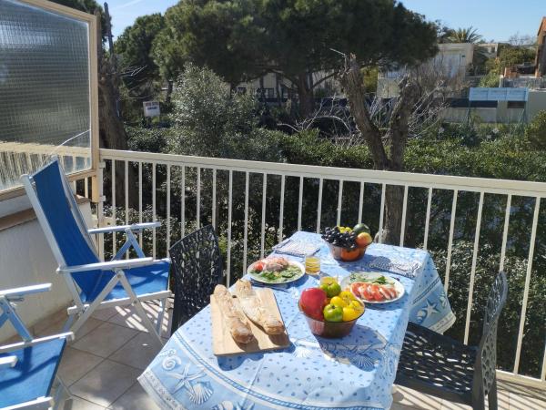 Le Surplage : photo 6 de la chambre studio avec vue sur jardin