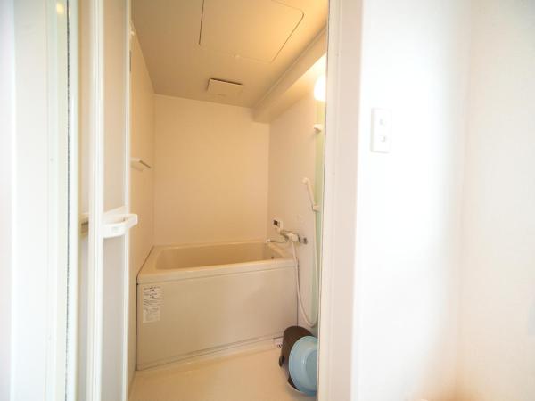 Kyoto Uraraka Guest House : photo 2 de la chambre chambre lits jumeaux de luxe avec canapé-lit