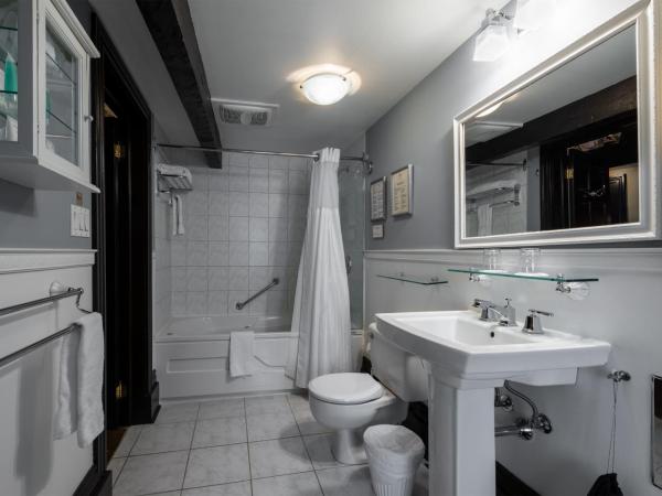 Le Clos Saint-Louis : photo 4 de la chambre chambre lit queen-size supérieure – quatrième Étage