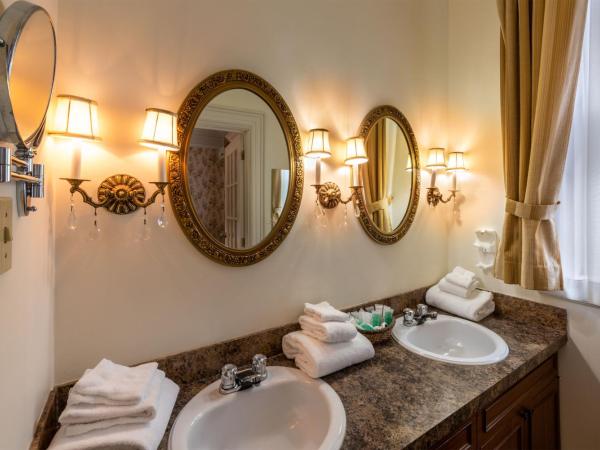 Le Chateau de Pierre : photo 10 de la chambre chambre double familiale