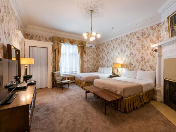 Le Chateau de Pierre : photo 8 de la chambre chambre double familiale