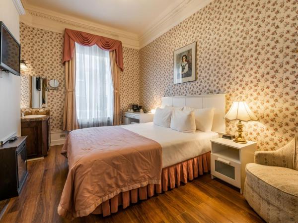 Le Chateau de Pierre : photo 5 de la chambre chambre standard lit queen-size