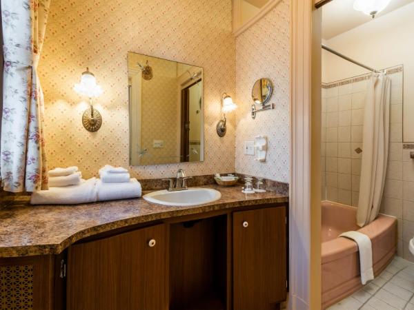 Le Chateau de Pierre : photo 10 de la chambre chambre queen standard avec lit simple