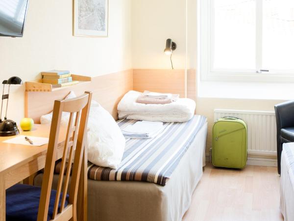 Vandrarhem Svanen : photo 5 de la chambre chambre lits jumeaux avec toilettes privatives