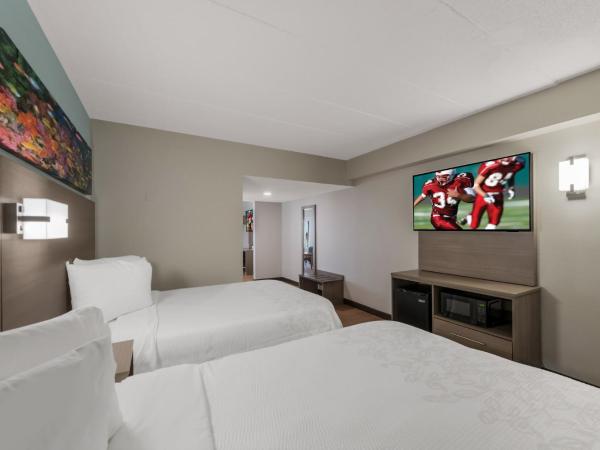 Red Roof PLUS & Suites Virginia Beach - Seaside : photo 3 de la chambre suite avec 2 lits doubles - non-fumeurs - vue partielle sur océan