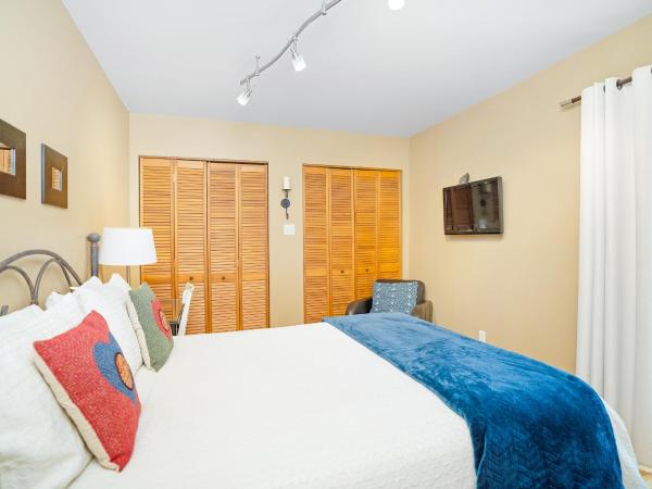 Accueil Chez Francois : photo 3 de la chambre chambre double ou lits jumeaux supérieure - vue sur jardin