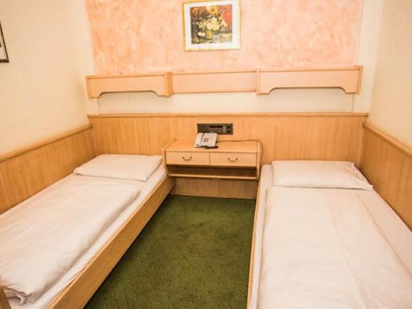 Hotel Hadrigan : photo 1 de la chambre chambre lits jumeaux