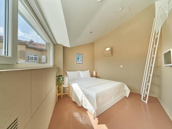 Design Hostel One : photo 1 de la chambre chambre triple standard