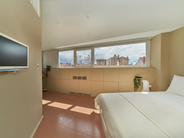 Design Hostel One : photo 9 de la chambre chambre triple standard