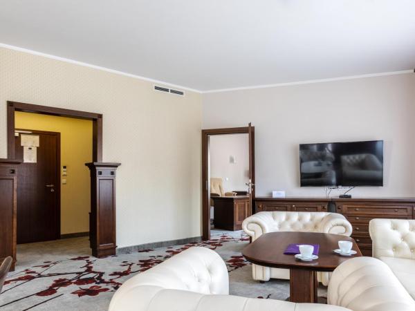 Hotel Crocus : photo 7 de la chambre appartement - vue sur jardin