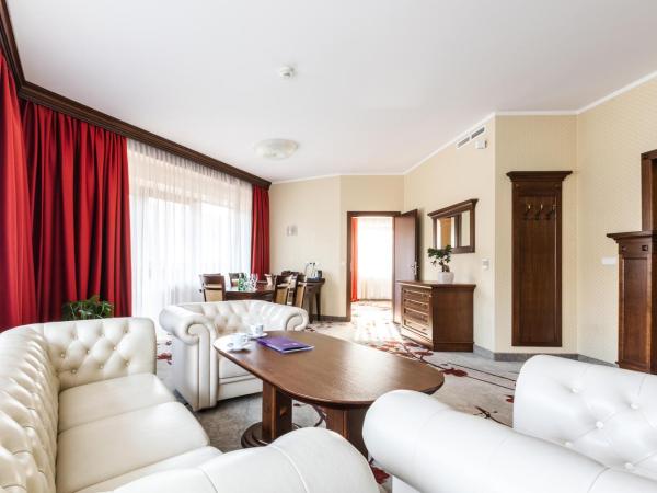Hotel Crocus : photo 5 de la chambre appartement - vue sur jardin