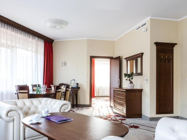 Hotel Crocus : photo 6 de la chambre appartement - vue sur jardin