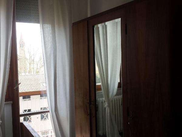 B&B Casa Mancini : photo 4 de la chambre chambre double ou lits jumeaux avec salle de bains privative externe