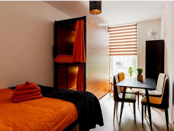 Recharge Hostel : photo 7 de la chambre chambre familiale deluxe