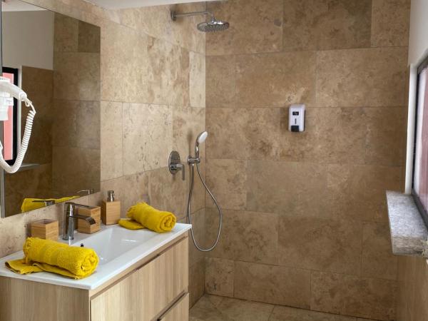 Casa di Floumy : photo 9 de la chambre chambre double - vue sur jardin