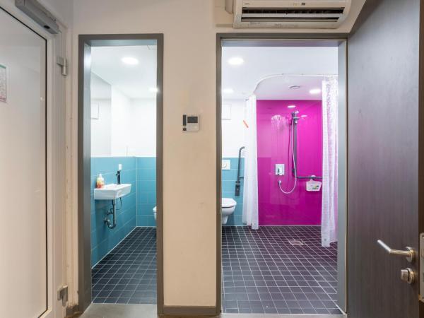 Jaeger´s Munich (Hotel/Hostel) : photo 5 de la chambre lit dans dortoir mixte de 10 lits - réservé aux 18-35 ans