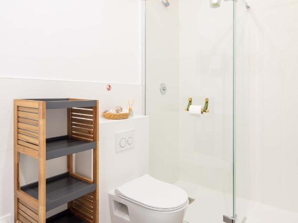 Ted Surf House : photo 1 de la chambre chambre double avec salle de bains privative