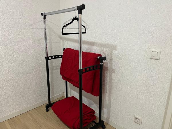 Guest House Leo : photo 4 de la chambre chambre simple avec toilettes et douche communes