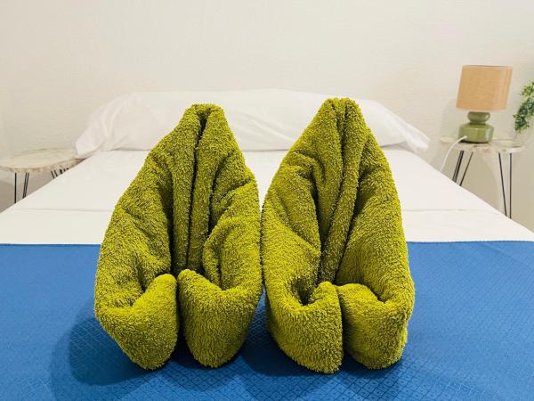 Guest House Leo : photo 1 de la chambre chambre simple avec toilettes et douche communes