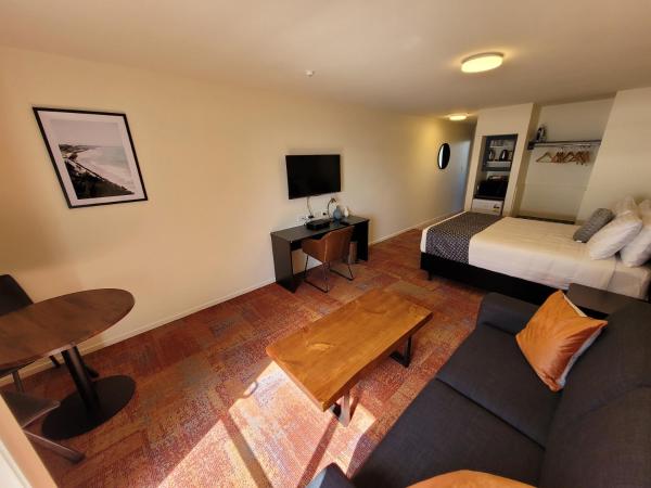 City of Sails Motel : photo 4 de la chambre studio avec canapé-lit