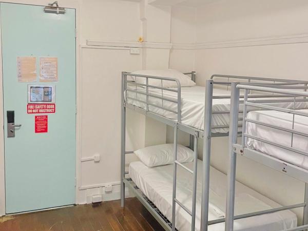 The Downing Hostel : photo 1 de la chambre bed in 4-bed dormitory room with shared bathroom (18 - 35 years only) - no window