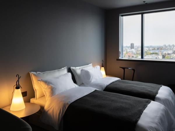 Maistra City Vibes Zonar Zagreb : photo 1 de la chambre chambre monochrome
