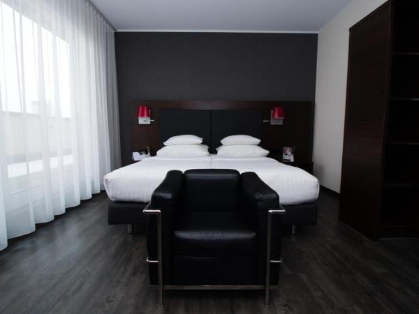 Best Western Plus Plaza Hotel Graz : photo 2 de la chambre chambre double confort avec canapé-lit