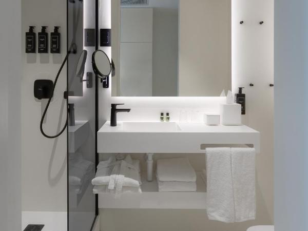 Maistra City Vibes Zonar Zagreb : photo 6 de la chambre chambre baignoire spatiale zonar