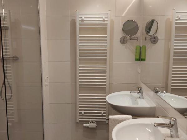 Gartenhotel Altmannsdorf : photo 3 de la chambre grande chambre double