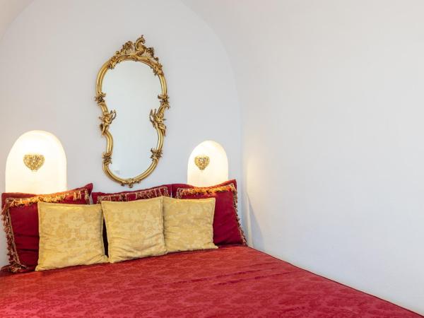 Asteras Villas : photo 9 de la chambre suite phoebe avec jacuzzi - vue sur caldera