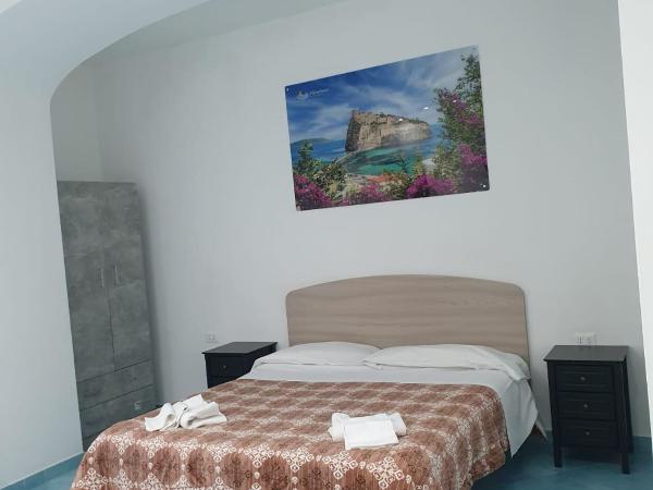 Hotel Mareluna Ischia : photo 1 de la chambre chambre quadruple Économique