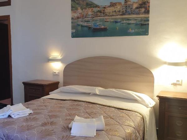 Hotel Mareluna Ischia : photo 8 de la chambre chambre quadruple avec salle de bains privative