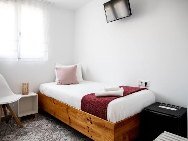 Zalamera BnB : photo 8 de la chambre chambre lits jumeaux avec salle de bains privative séparée 