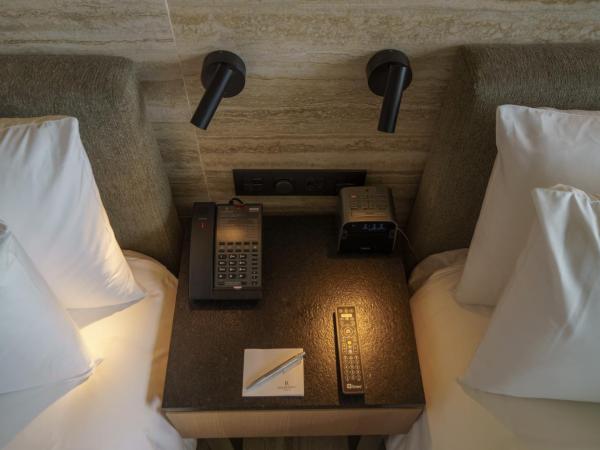 Renaissance Cancun Resort & Marina : photo 1 de la chambre chambre double standard deluxe