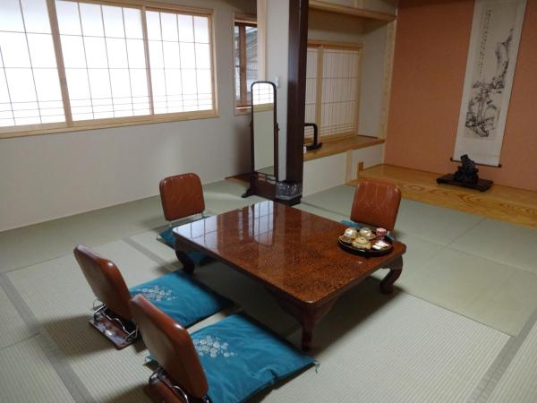 Chuokan Shimizuya Ryokan : photo 4 de la chambre chambre quadruple de style japonais