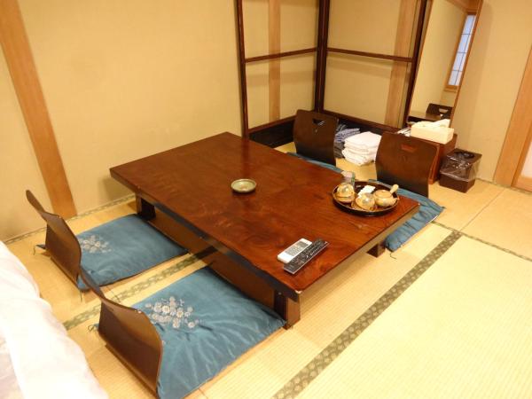 Chuokan Shimizuya Ryokan : photo 2 de la chambre chambre quadruple de style japonais