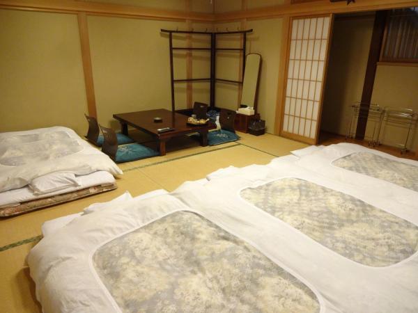 Chuokan Shimizuya Ryokan : photo 5 de la chambre chambre quadruple de style japonais