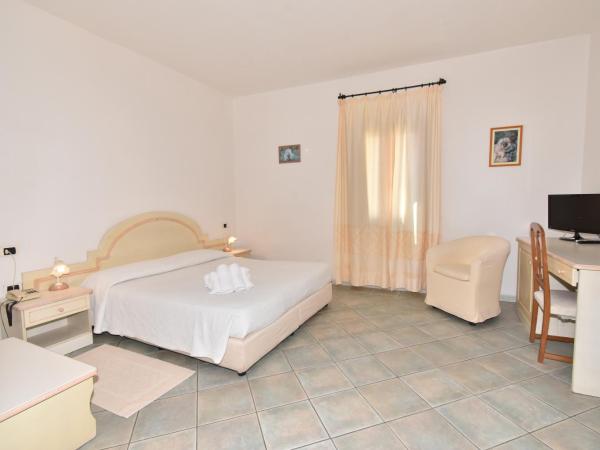 Hotel Cavour : photo 9 de la chambre chambre double ou lits jumeaux