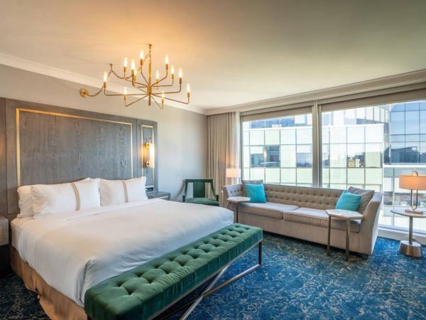 The Sutton Place Hotel Halifax : photo 1 de la chambre studio premium avec 1 lit king-size et canapé-lit