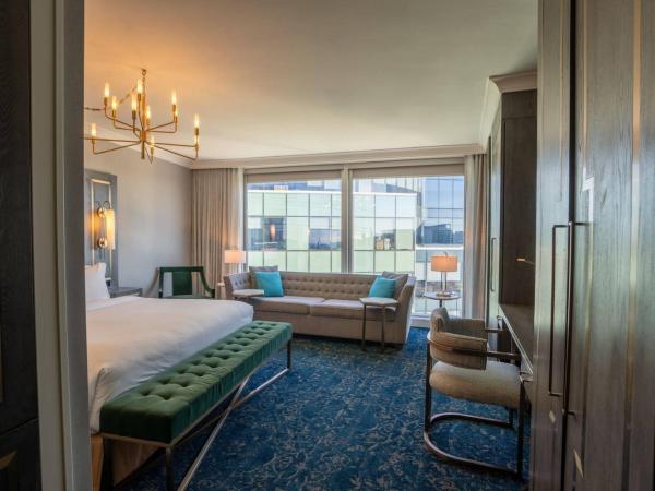 The Sutton Place Hotel Halifax : photo 2 de la chambre studio premium avec 1 lit king-size et canapé-lit