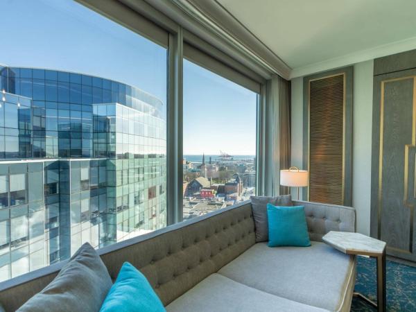 The Sutton Place Hotel Halifax : photo 3 de la chambre studio premium avec 1 lit king-size et canapé-lit