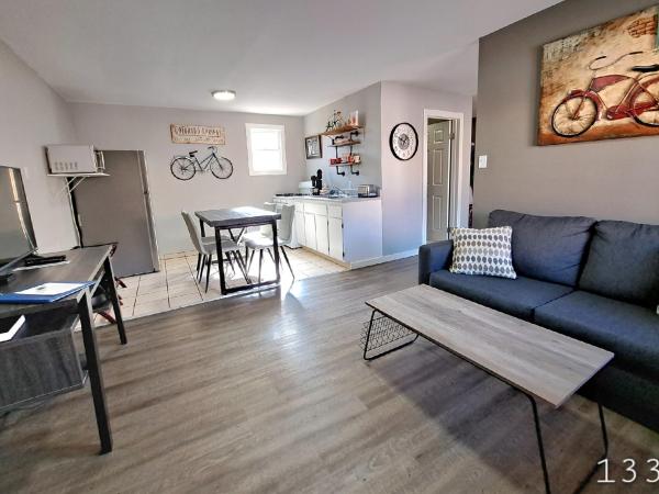 Buffalo Lodge Bicycle Resort - Amazing access to local trails & the Garden : photo 2 de la chambre suite double standard