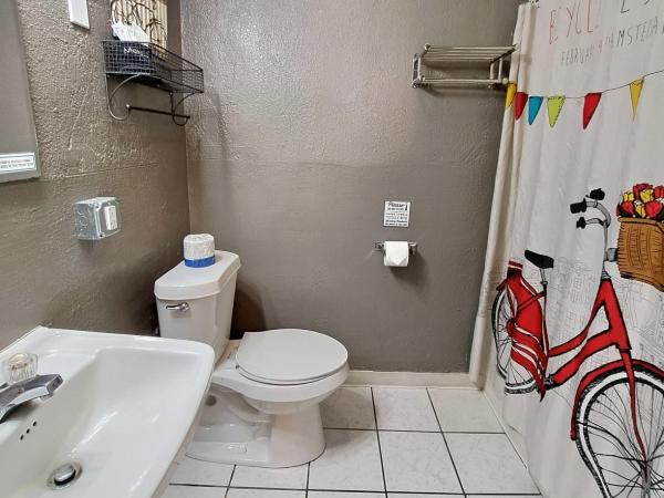 Buffalo Lodge Bicycle Resort - Amazing access to local trails & the Garden : photo 10 de la chambre chambre supérieure lit queen-size