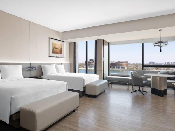 JW Marriott Shanghai Fengxian : photo 3 de la chambre lake view guest room with 2 double, lake view balcony