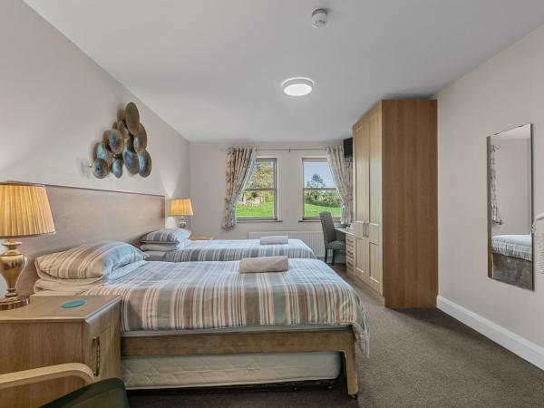 Tollyrose Country House : photo 4 de la chambre chambre double ou lits jumeaux avec douche