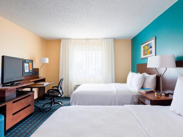 Fairfield Inn & Suites Dallas Park Central : photo 1 de la chambre chambre avec 2 grands lits queen-size